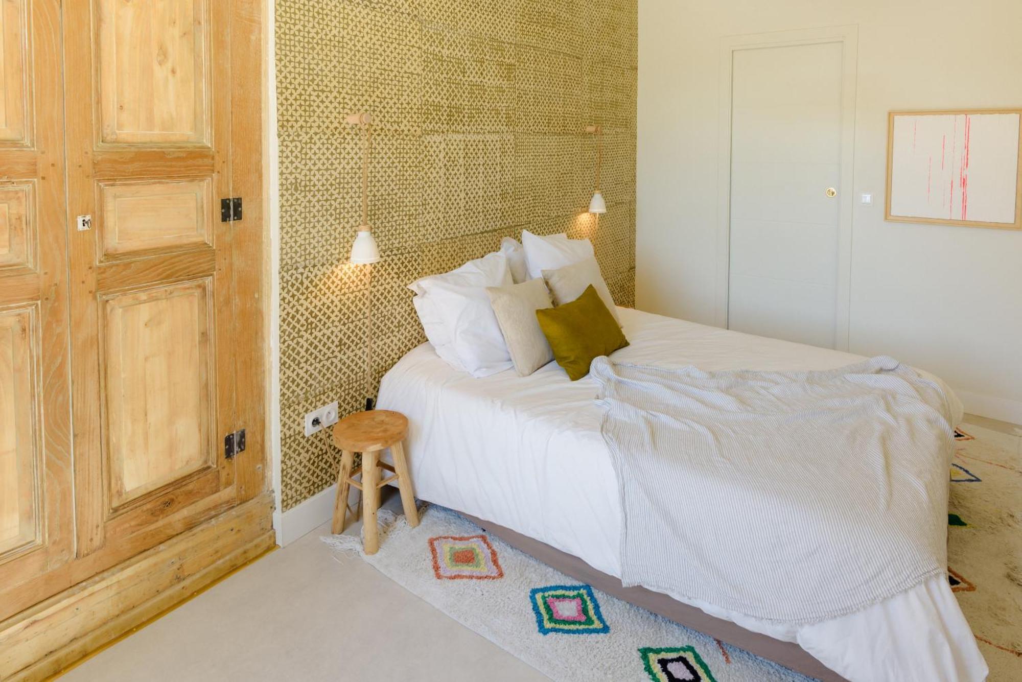 Aux Couleurs De Neuvy Hotel Luaran gambar