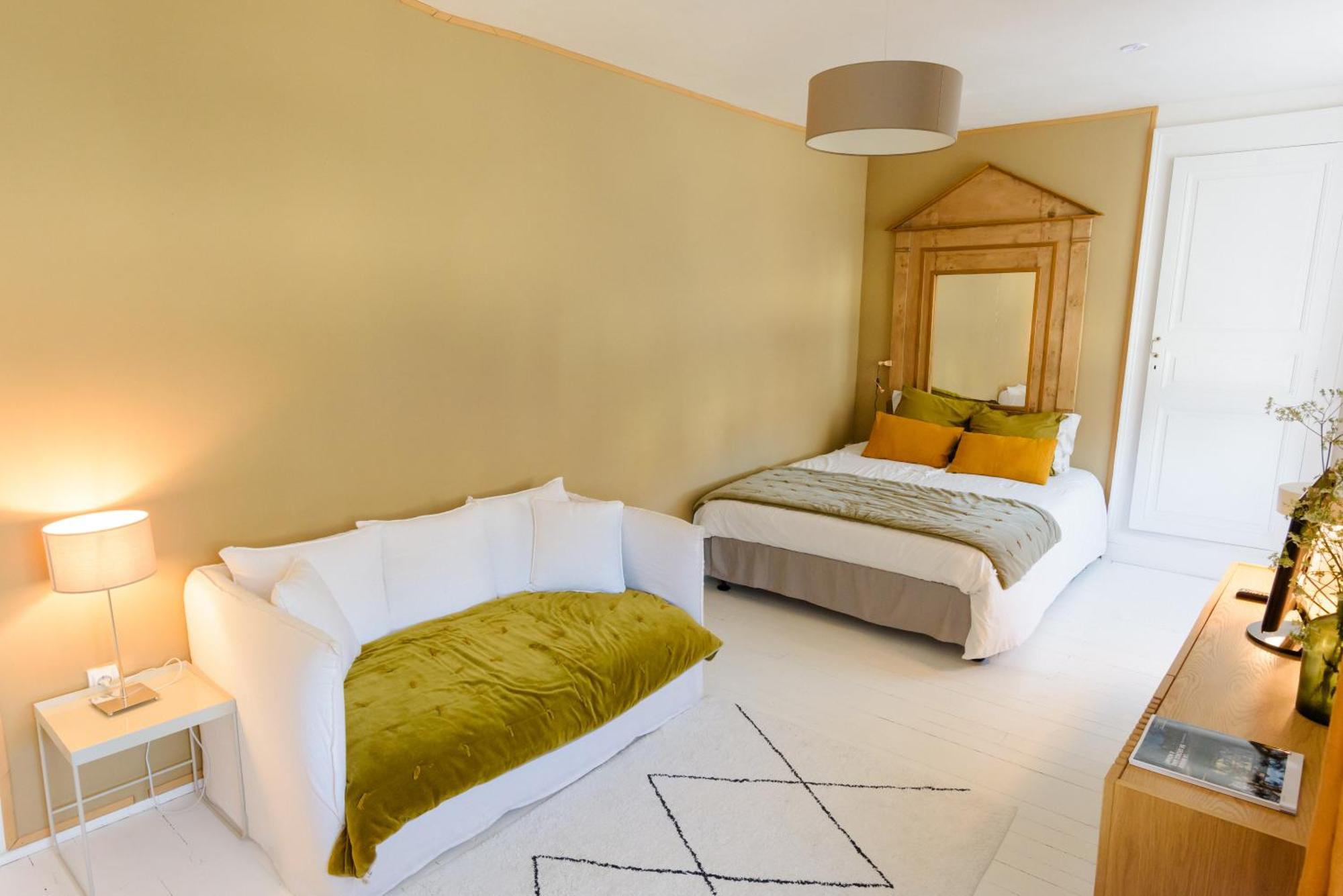 Aux Couleurs De Neuvy Hotel Luaran gambar